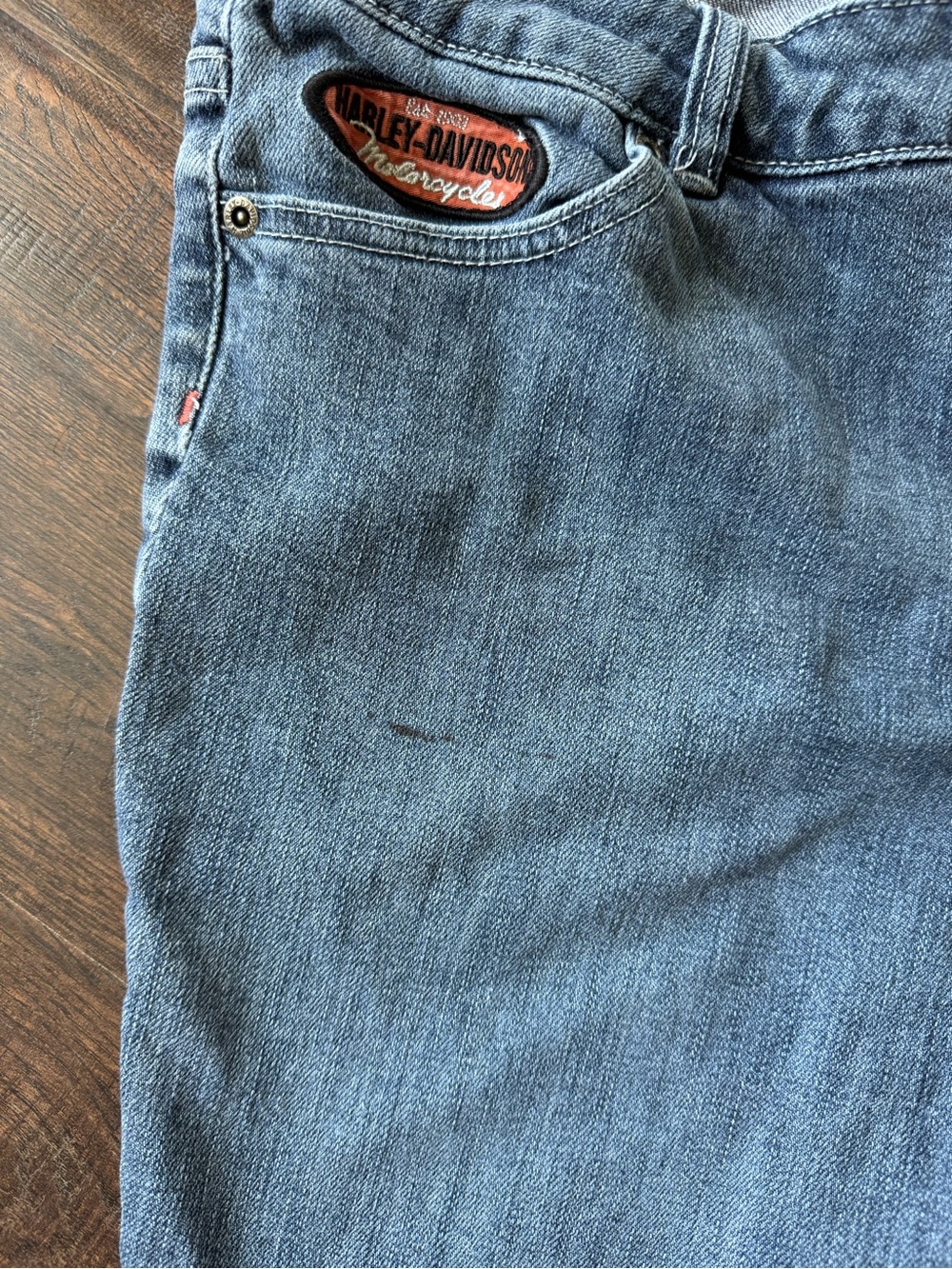 Harley-Davidson Vintage Cut Off Denim Shorts Blue Size 10 Mid Rise Logo Pockets - Picture 9 of 9